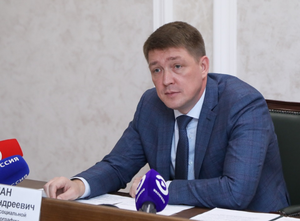 Алексей Качан перечислил меры поддержки семей мобилизованных пензенцев в сфере образования