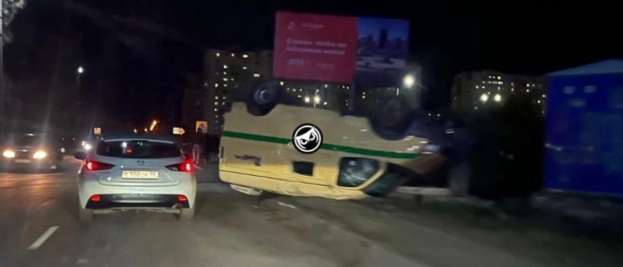 В пензенской Терновке перевернулась инкассаторская машина