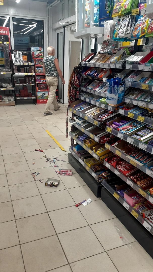 В Пензе пьяный дебошир пытался задушить директора магазина