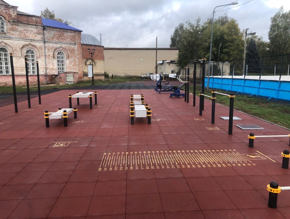 Жители нескольких районов смогут заниматься на новой спортивной площадке