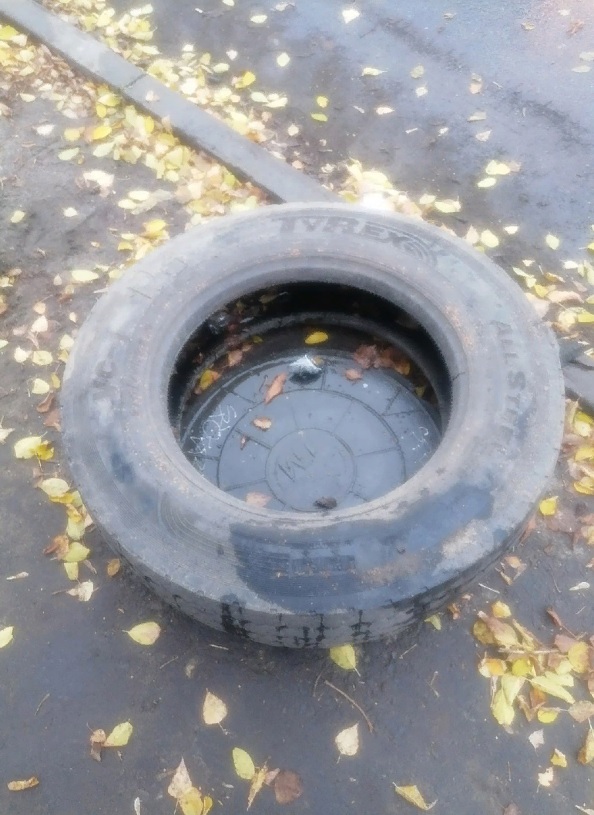 Жительница Пензы провалилась в открытый люк, выходя из троллейбуса