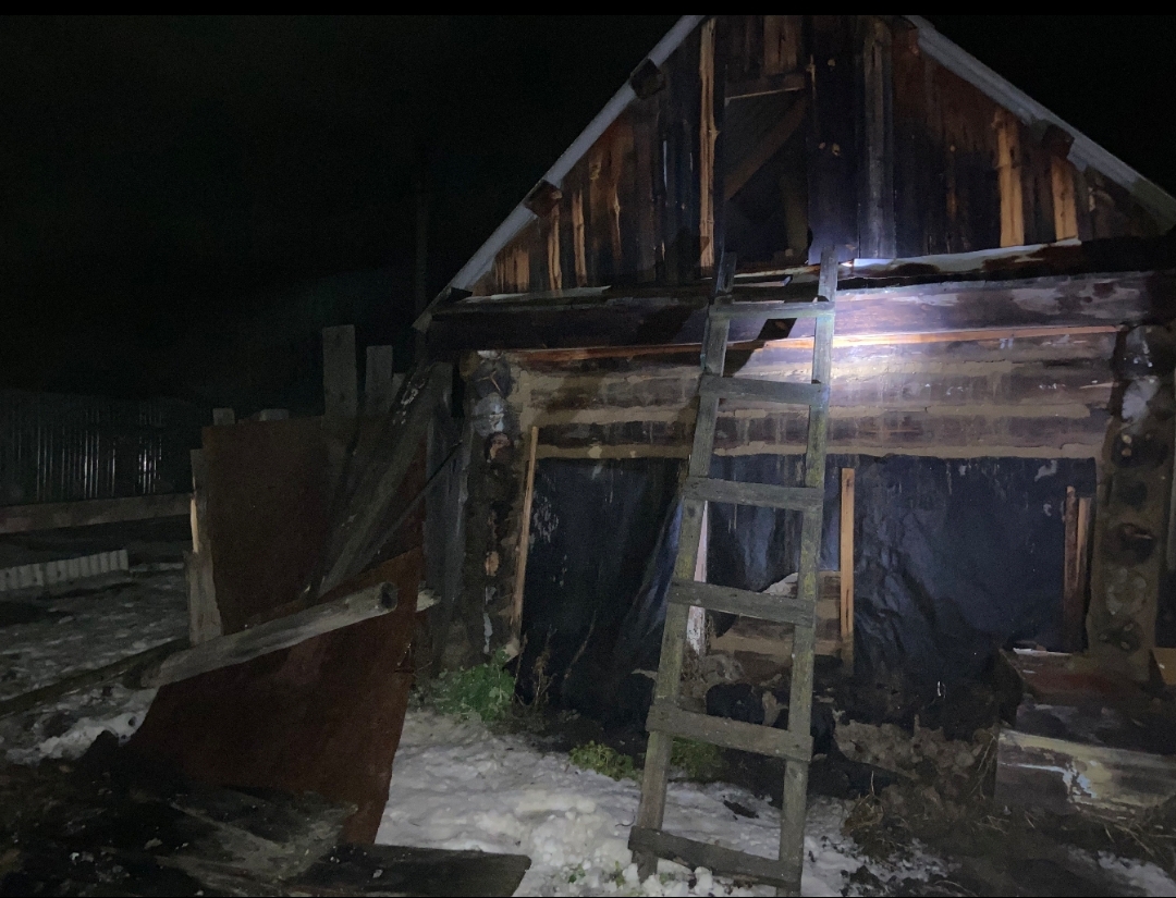 В Кузнецком районе организовали проверку по факту пожара, уничтожившего баню
