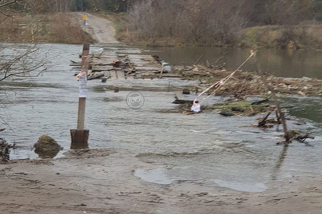 Жители села с затопленным мостом отрезаны от цивилизации