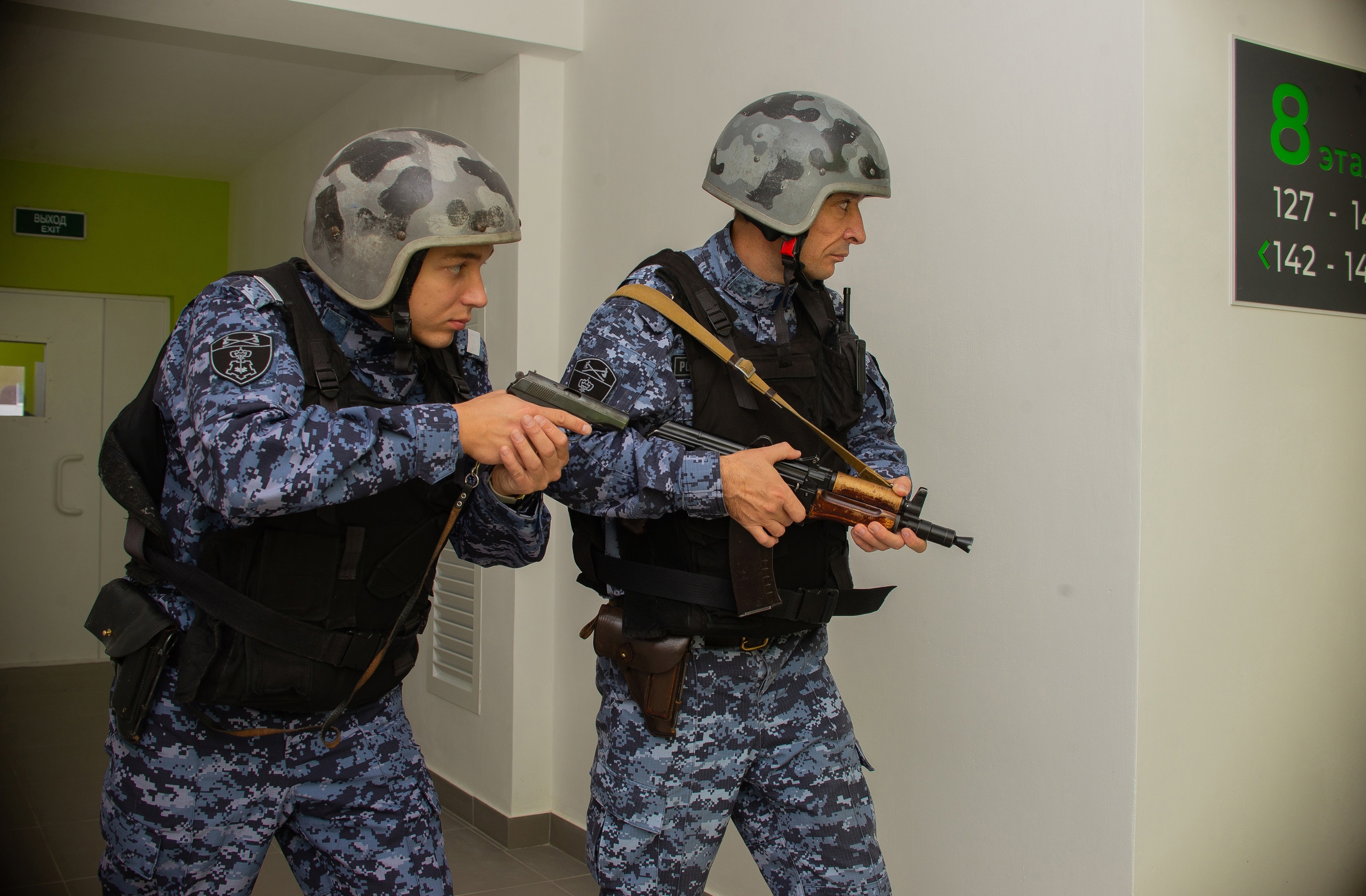 В Пензе задержали мужчину с бурыми пятнами крови на руках