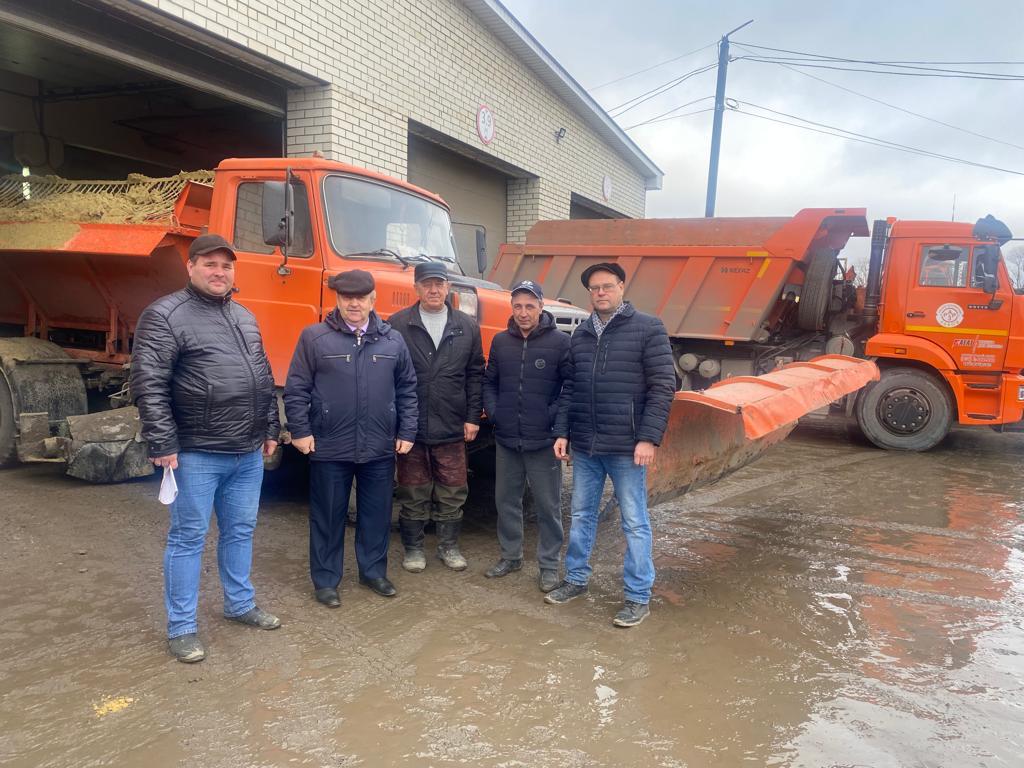 В Кузнецке для очистки города от снега зимой задействуют 25 спецмашин