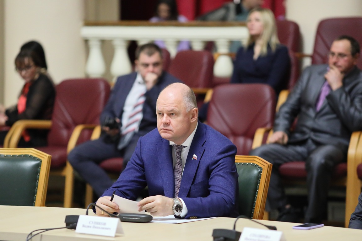 Вадим Супиков вручил награды лучшим работникам пензенского АПК