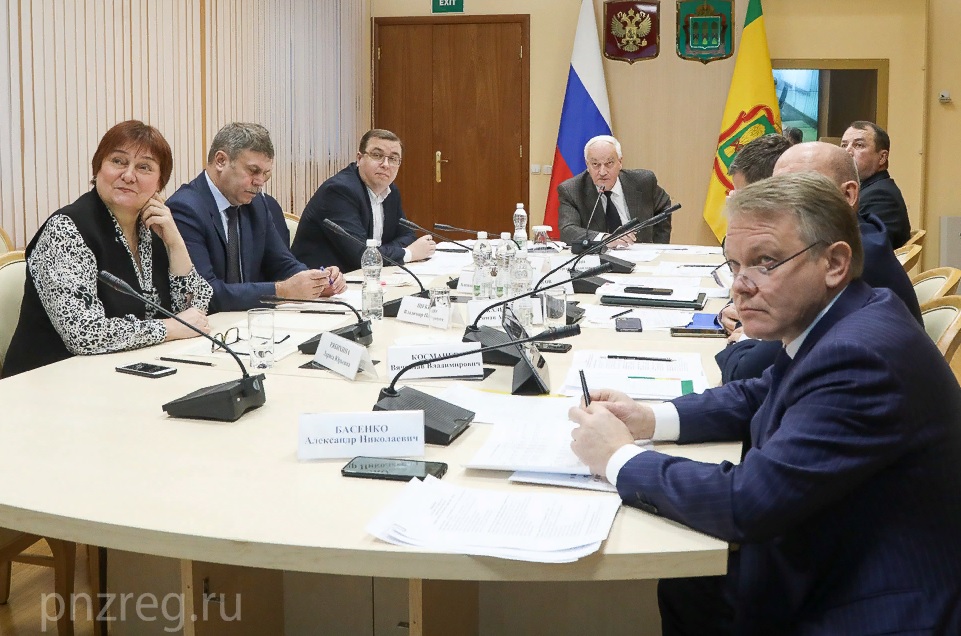 В администрации рассказали о готовности Ледового катка, ТЮЗа, МКД для переселенцев и набережной Суры