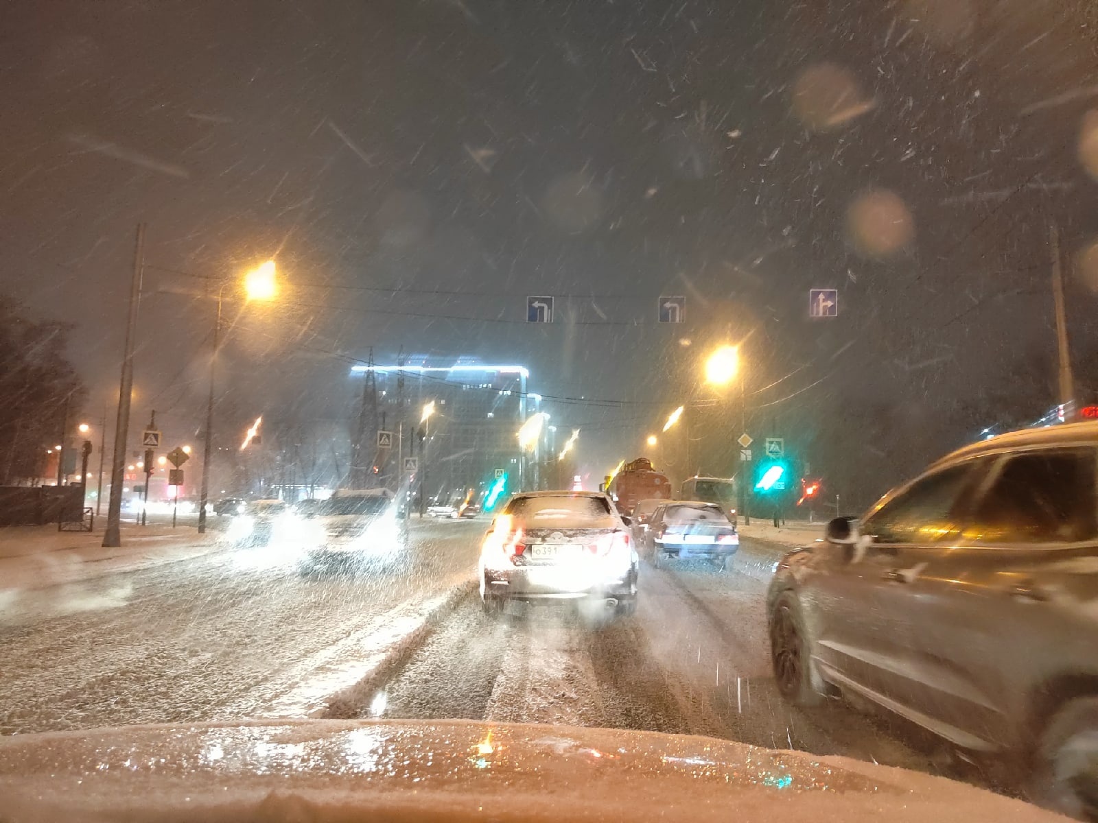 В Пензе из-за снегопада таксисты взвинтили цены в три раза