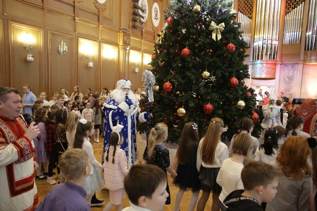 Участниками губернаторской ёлки в Пензе стали 500 детей