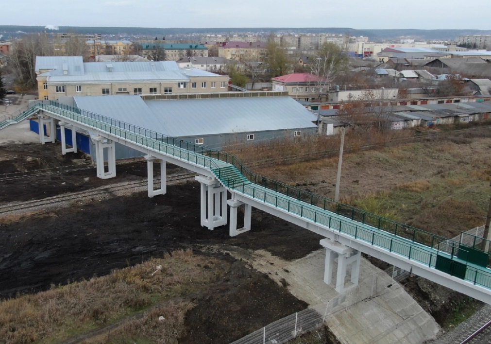 В Кузнецке продолжается ремонт моста через железнодорожные пути