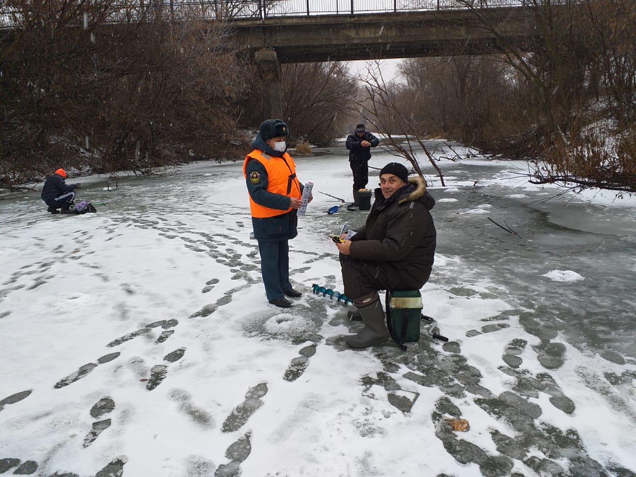 Жители Нижнего Ломова рискуют жизнью, выходя на лед