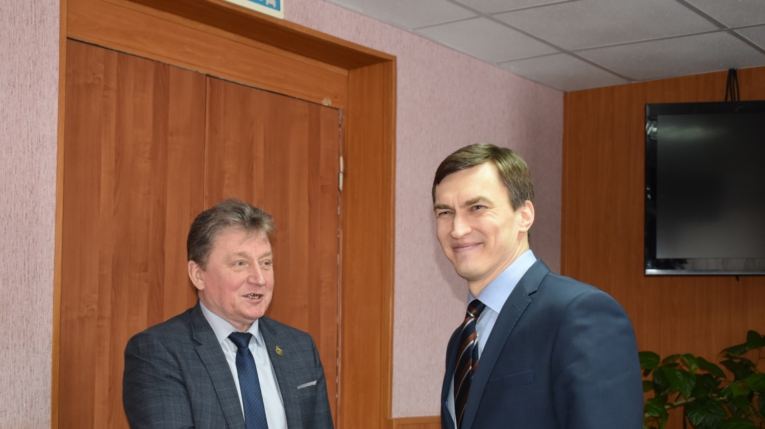 В Земетчинском районе Николай Итальянцев сохранил пост главы администрации