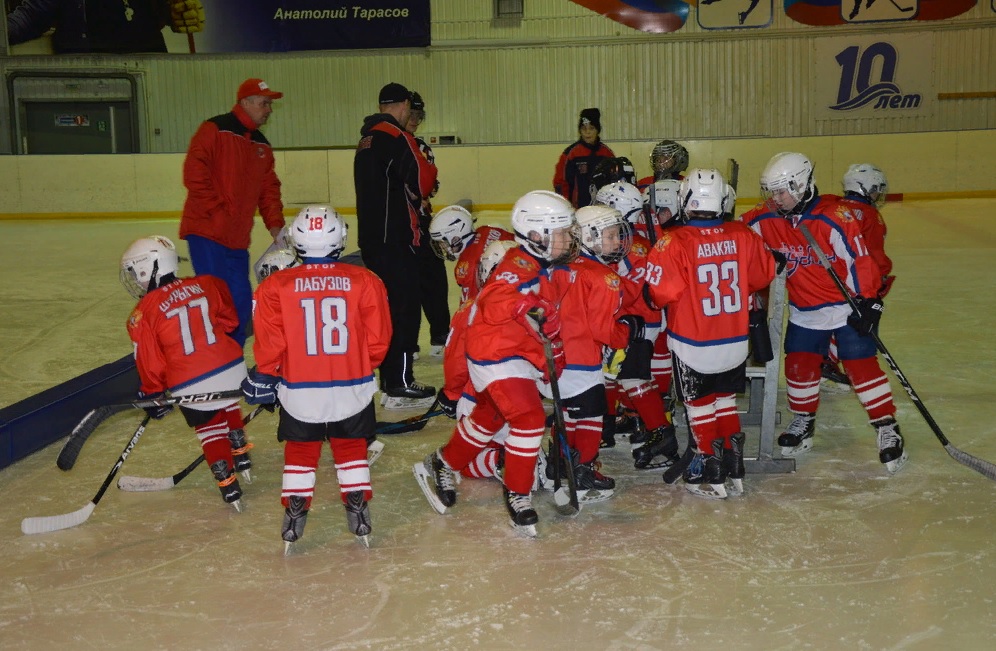 В Кузнецке прошли межрегиональные соревнования ПФО по хоккею
