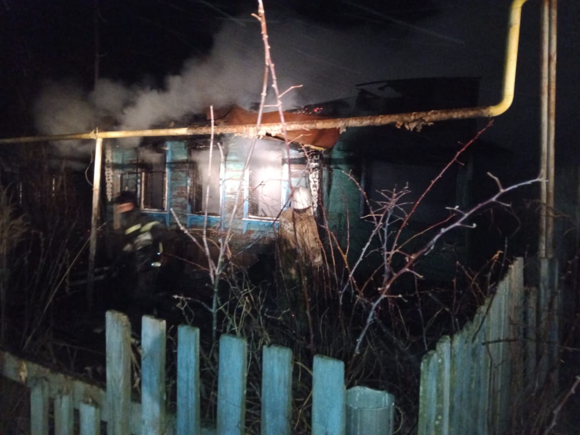 Судьба маленького ребёнка в сгоревшем доме в Сурске не известна