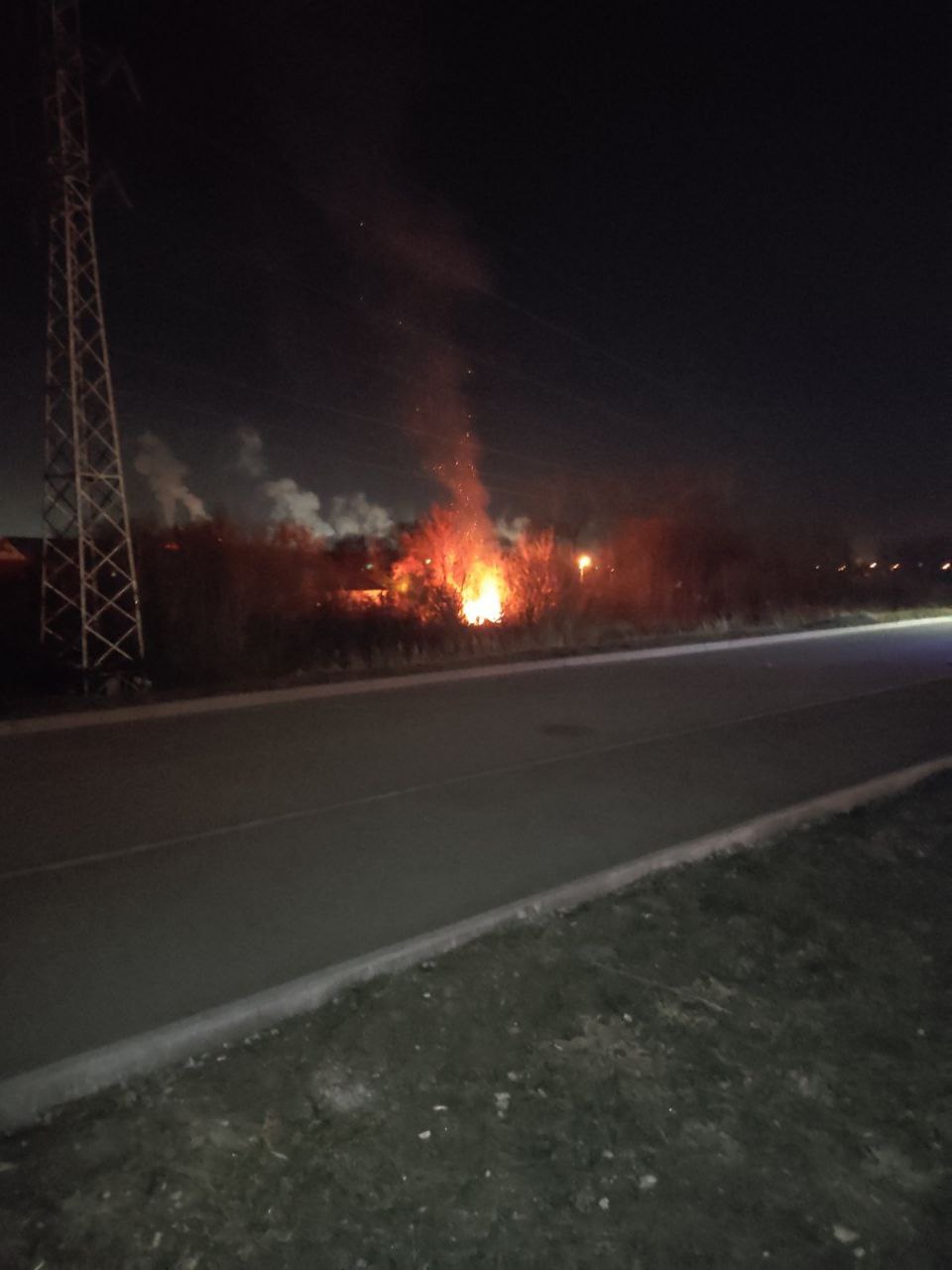 В пензенском МЧС пояснили, что горело на набережной старицы Суры