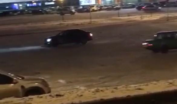 Пензячка выразила опасения по поводу дрифтеров, разъезжающих возле ТЦ