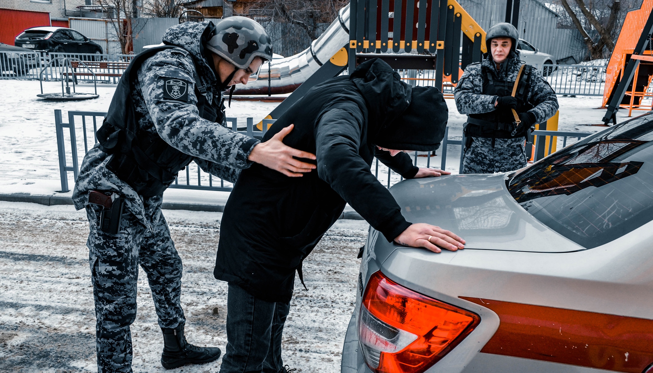 В Пензе взбешенный посетитель ресторана сломал дорогое аудио-оборудование