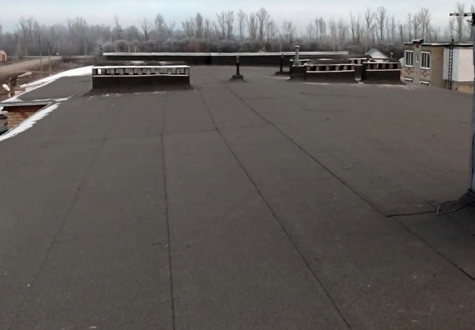 В Колышлее отремонтировали крышу МКД на 18 лет раньше срока