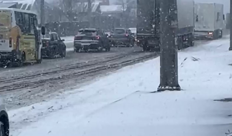 Жителей Пензенской области просят отказаться от поездок на машине из-за метели