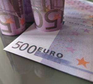 ЦБ РФ повысил курс евро на 1,5 рубля 28 декабря