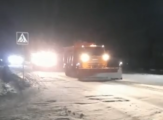 В Кузнецке работу по уборке снега начали с трех часов утра