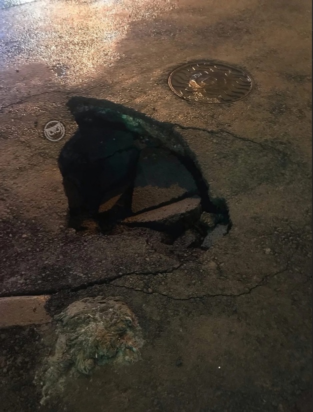 В Пензе на улице Калинина после ремонта снова провалился асфальт