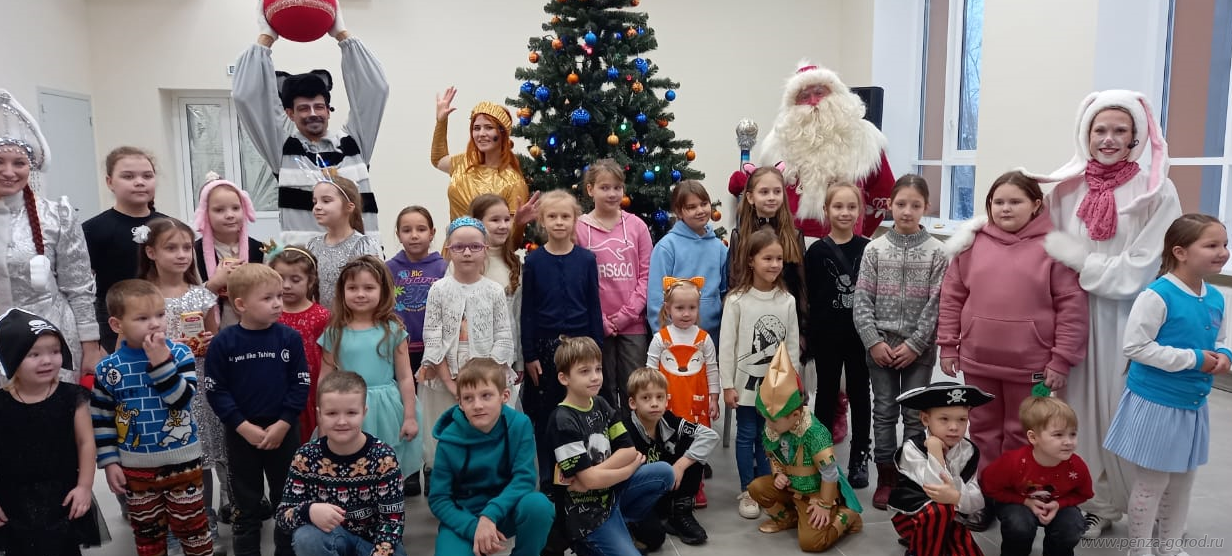 В Пензе в отремонтированном ТЮЗе прошла первая новогодняя елка