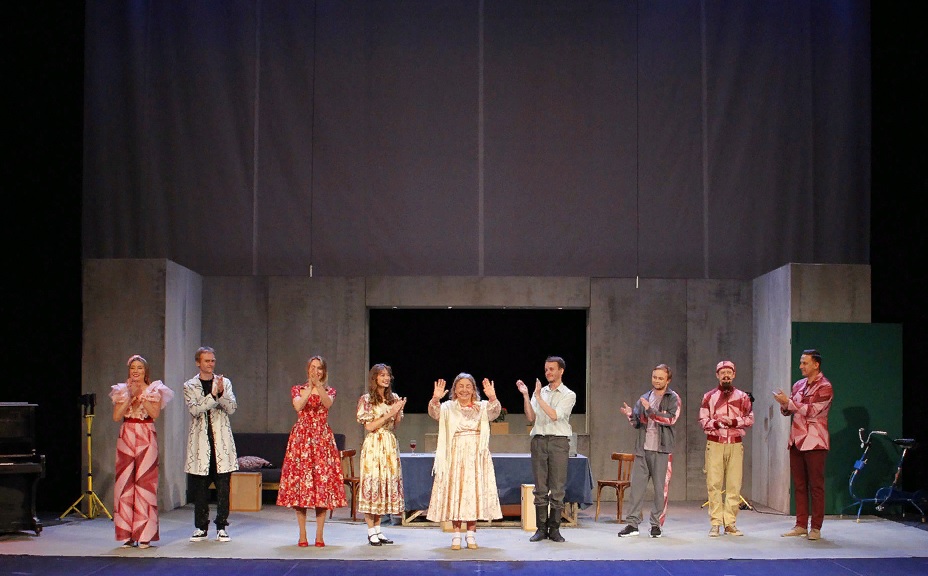 Артисты Пензенского драмтеатра показали мобилизованным спектакль «Ба»