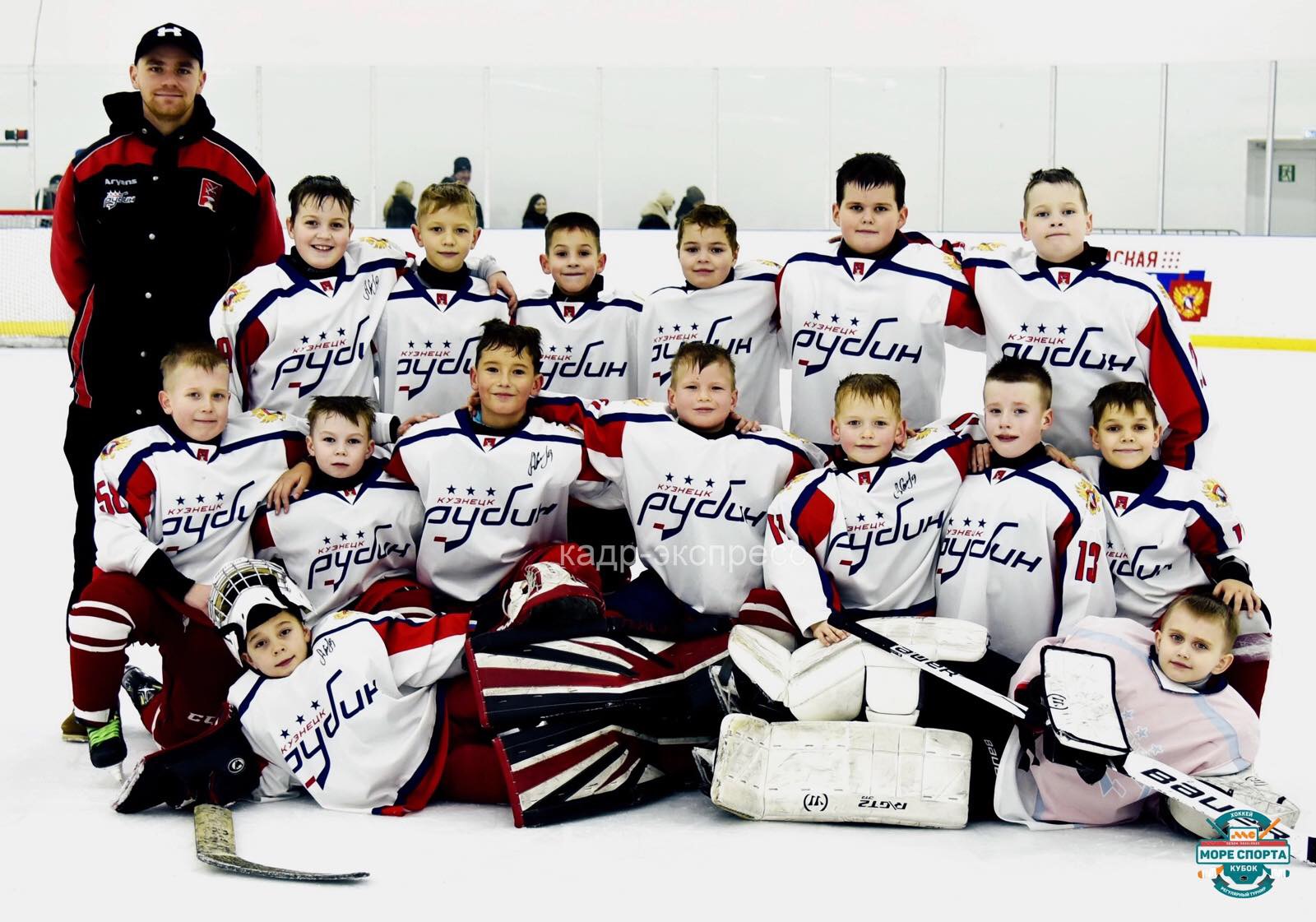 Юные кузнечане стали призерами Межрегионального турнира по хоккею