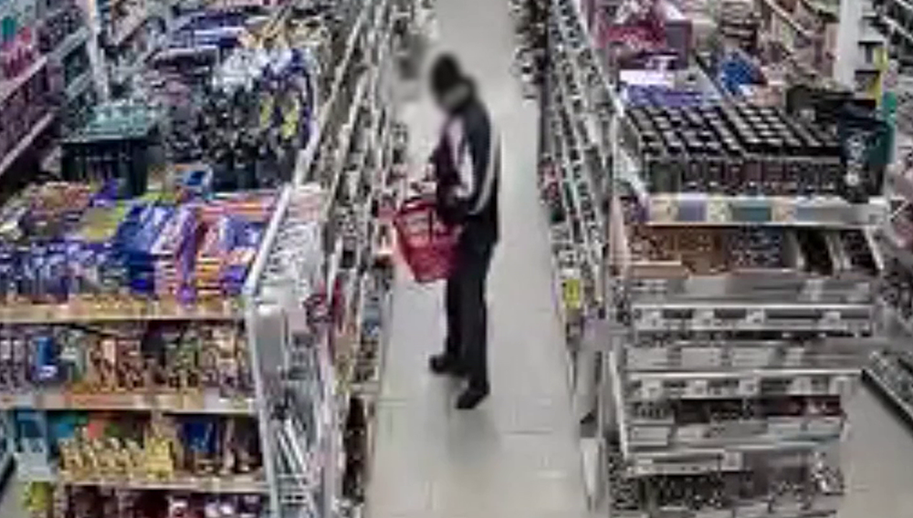В Пензе лицо похитителя продуктов попало в объектив камеры видеонаблюдения