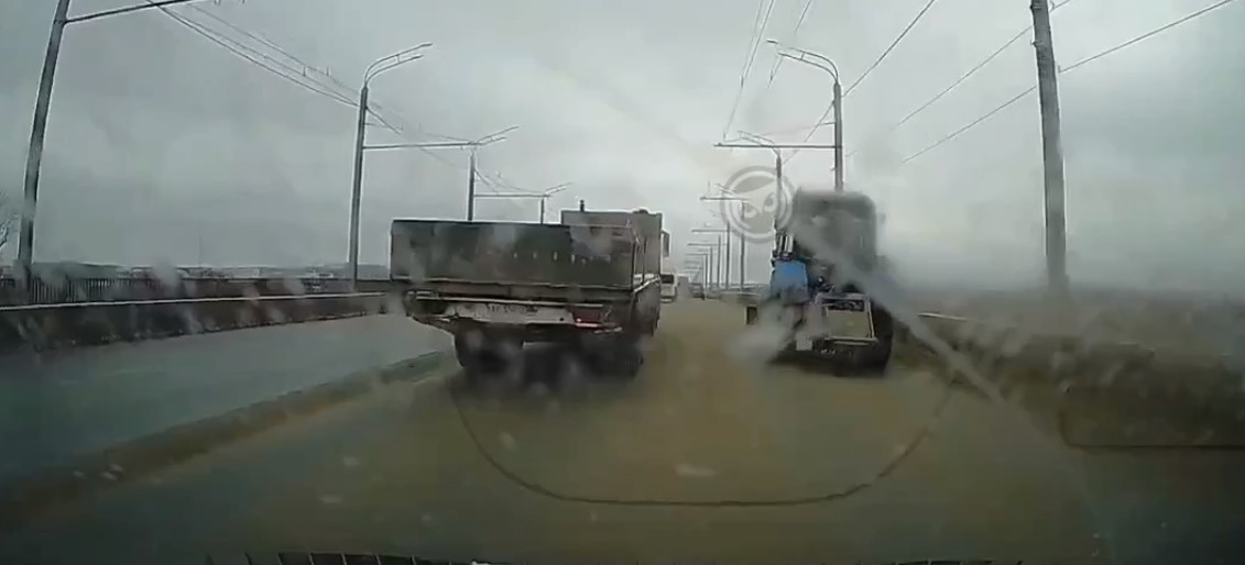 «Пункт назначения по-пензенски»: в едущий по дороге автомобиль прилетала лопата