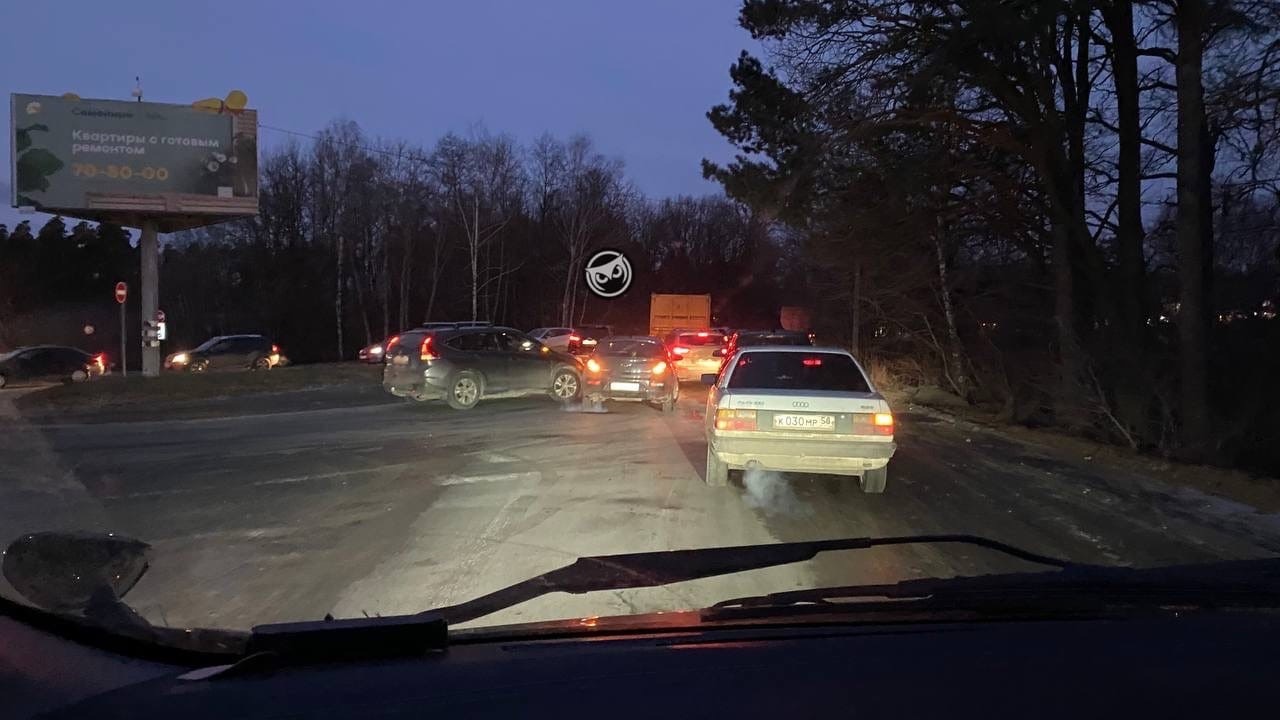 Пензенцы сообщили о пробке в районе Ахунского переезда