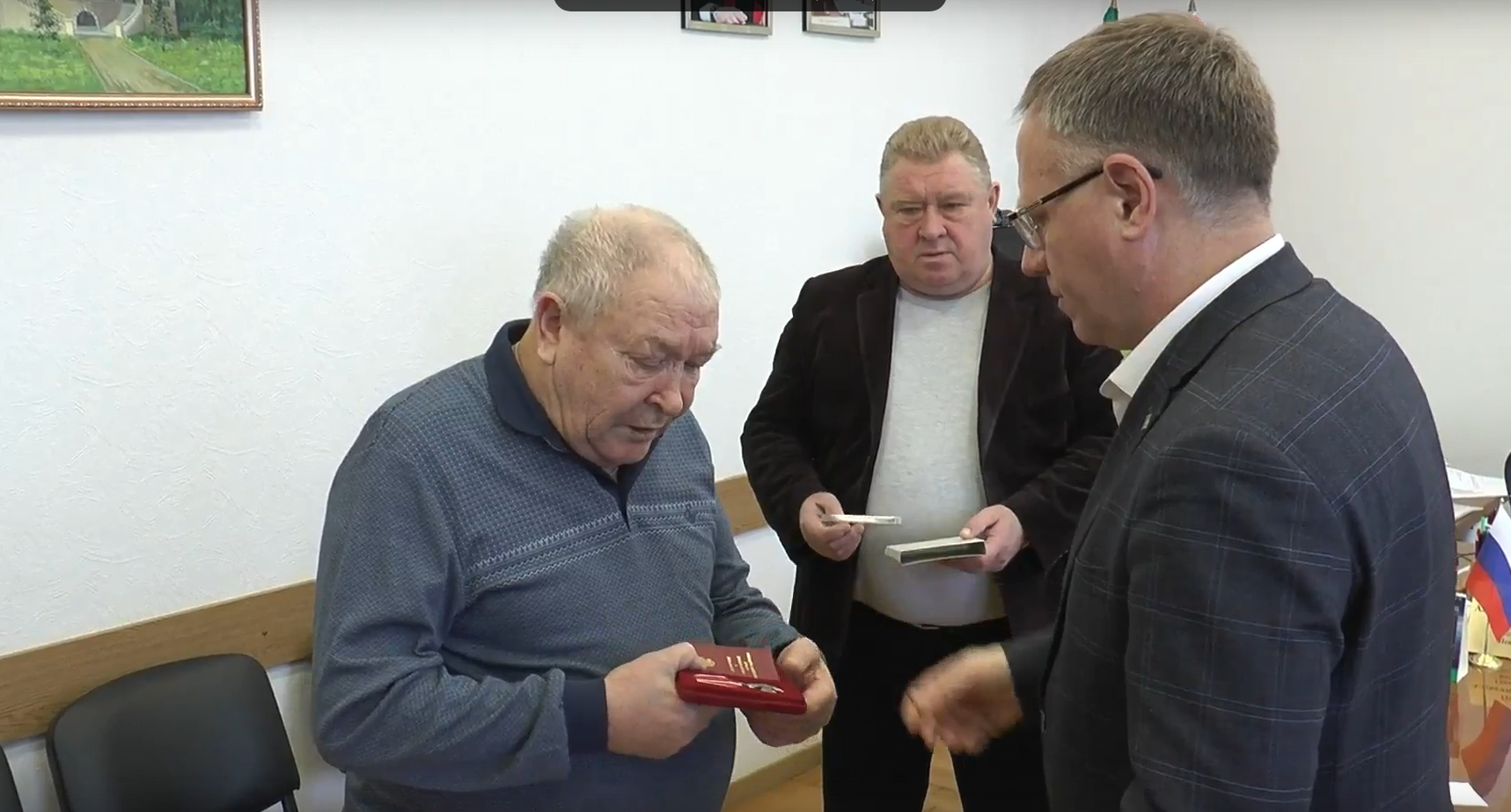 Глава Каменского района передал Орден Мужества родителям погибшего в СВО