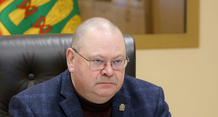 Олег Мельниченко поручил обеспечить безопасность пассажирских перевозок у частников