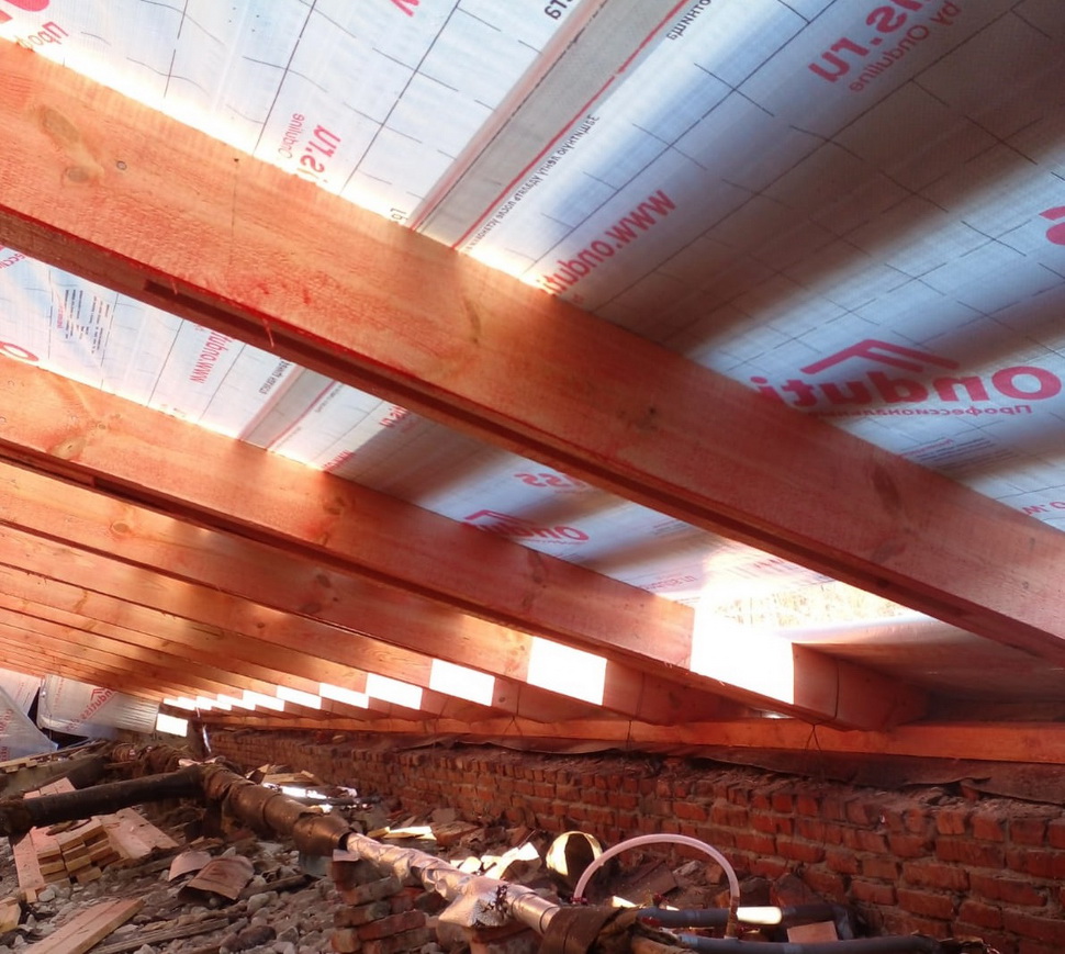 В Сердобске продолжается капитальный ремонт крыш многоквартирных домов