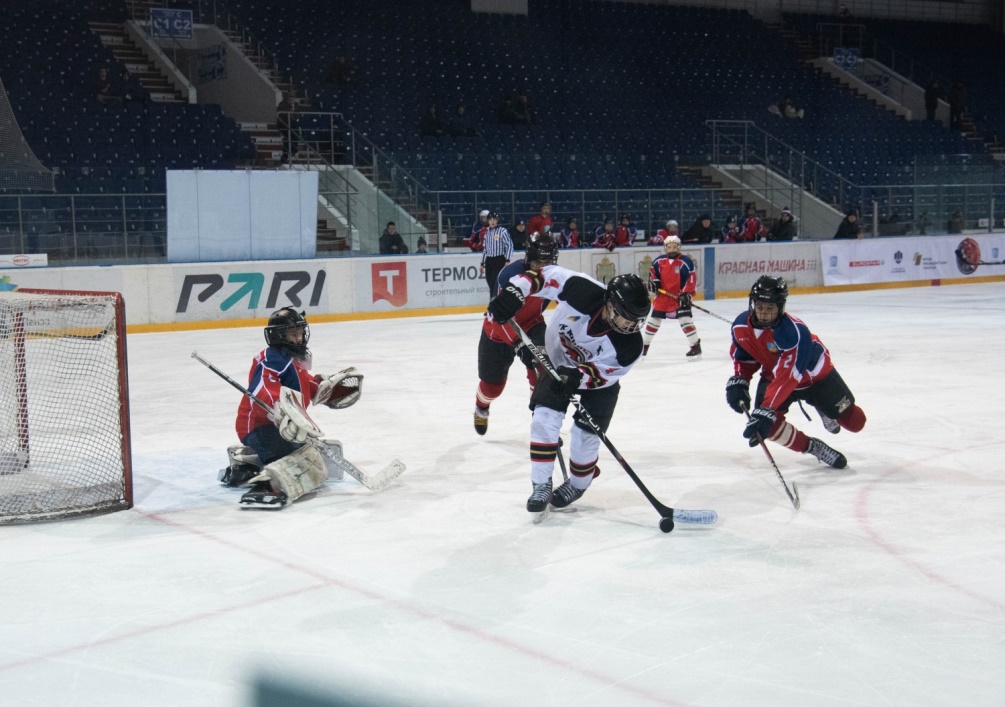 Юные хоккеисты из Наровчата победили в региональном этапе соревнований «Золотая шайба»