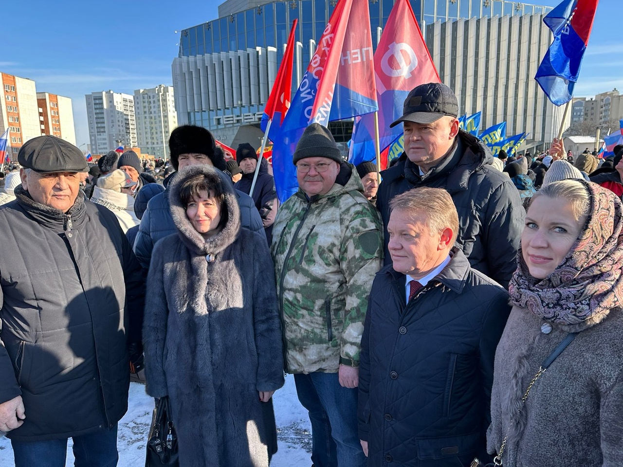 В Пензе 6000 человек приняли участие в митинг-концерте в поддержку ВС РФ