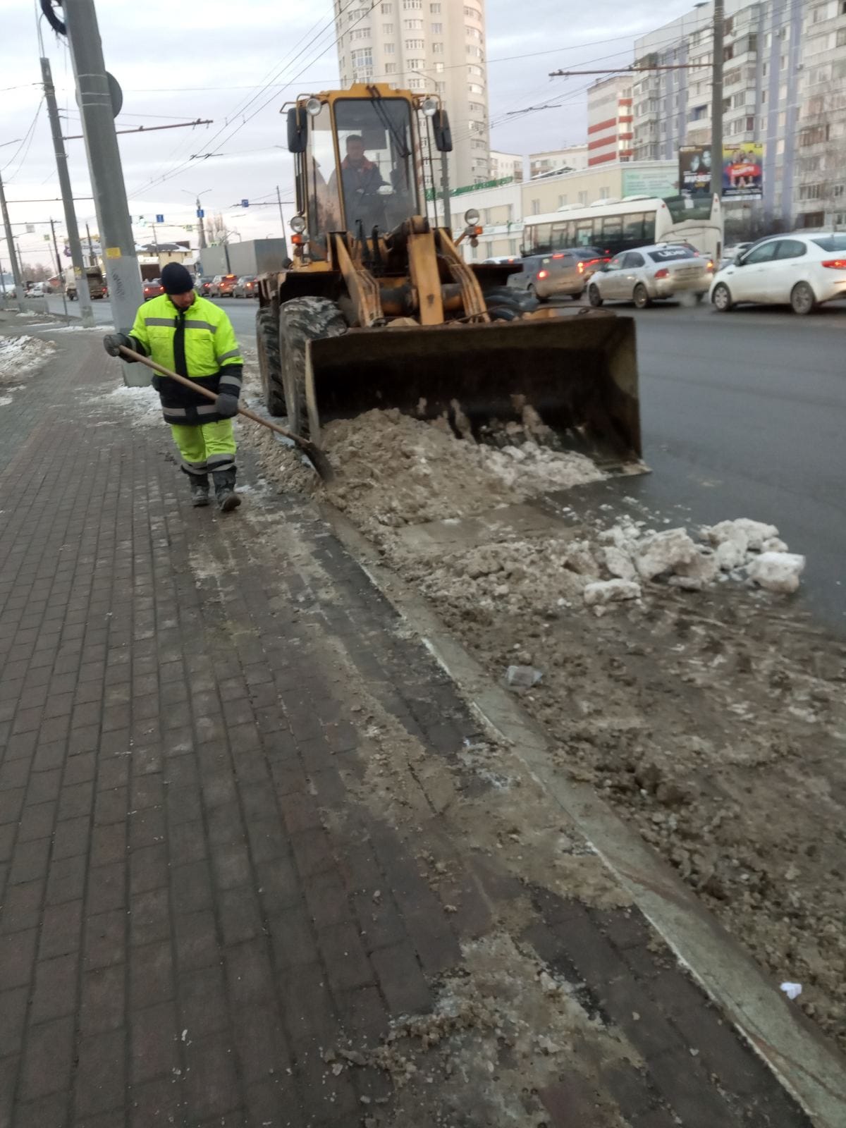 Из пензенской Терновки вывезли на полигон почти 1000 кубометров снега