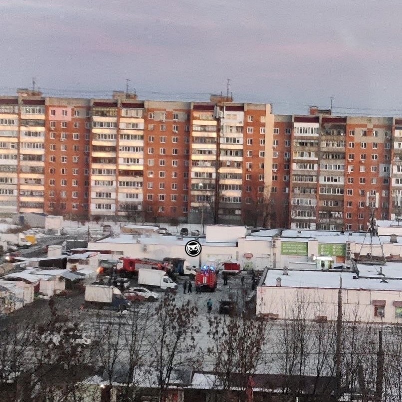 В Пензе 12 пожарных тушили грузовой автомобиль