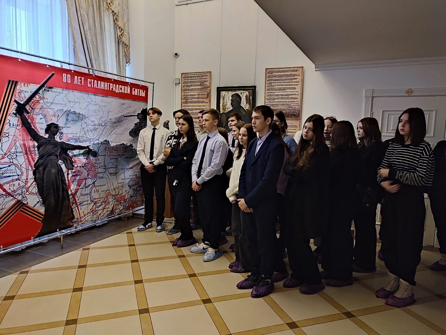 В Губернаторском доме пензенским школьникам рассказали о Сталинградской битве