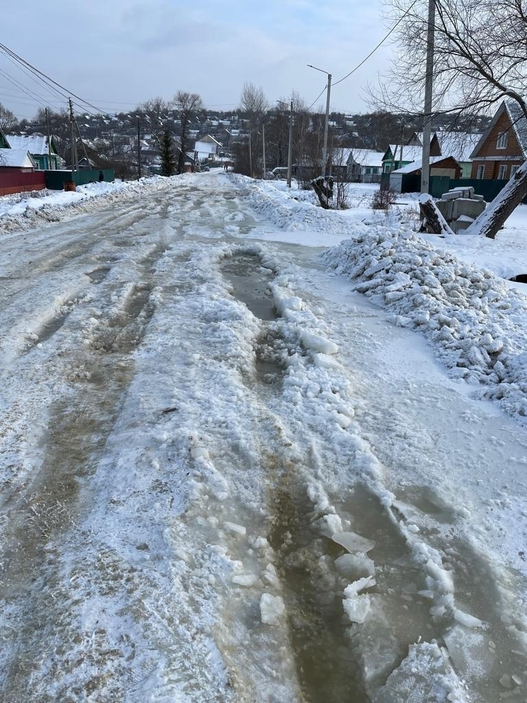 Администрация занялась аварийной дорогой в Засечном, по которой не могла проехать скорая