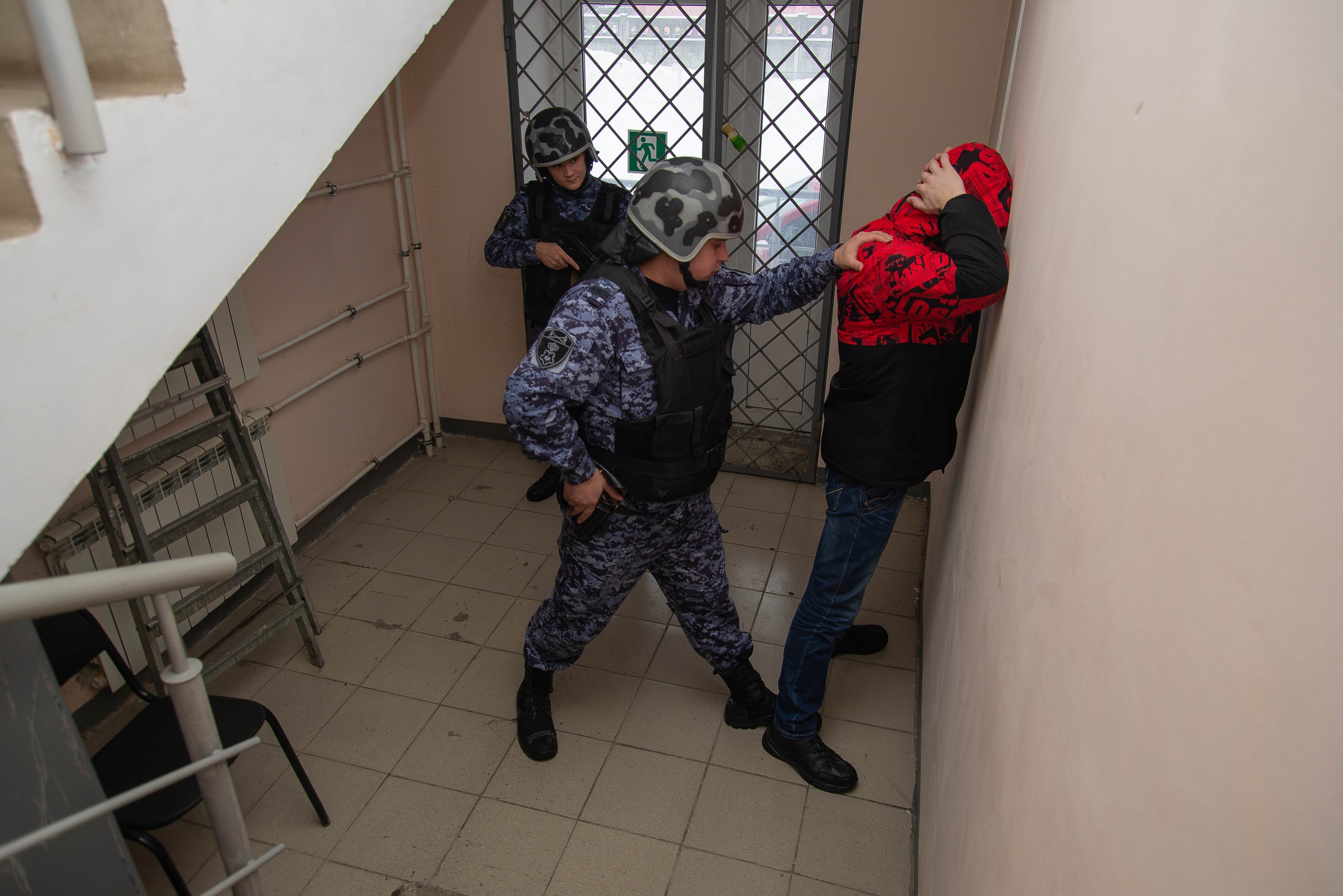 В Пензе в магазине задержали покупателя, угрожающего продавцу ножом