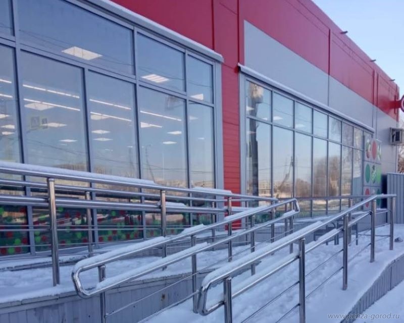 В Пензе не во всех сетевых магазинах расчистили от снега входные группы и пандусы