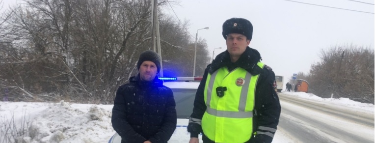 В День святого Валентина инспекторы ДПС помогли беременной пензячке