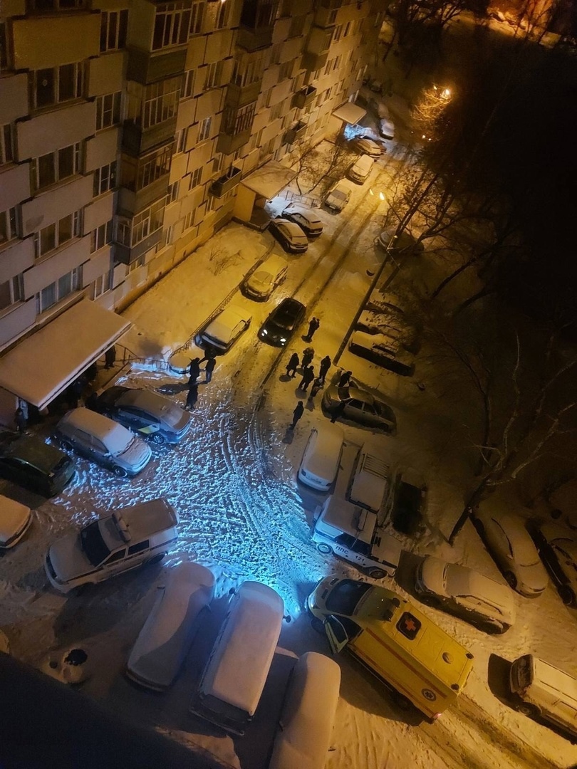 Жители улицы 8 Марта не могут найти управу на соседа, грозящего подорвать их дом