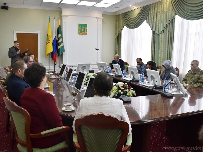 В Пензе родителям погибшего в СВО бойца вручили его посмертный Орден Мужества