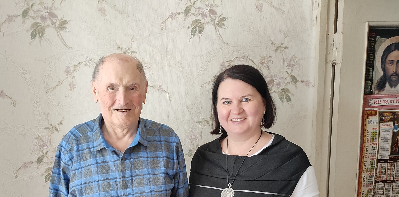 Ольга Чистякова поздравила 95-летнего ветерана с Днем защитника Отечества