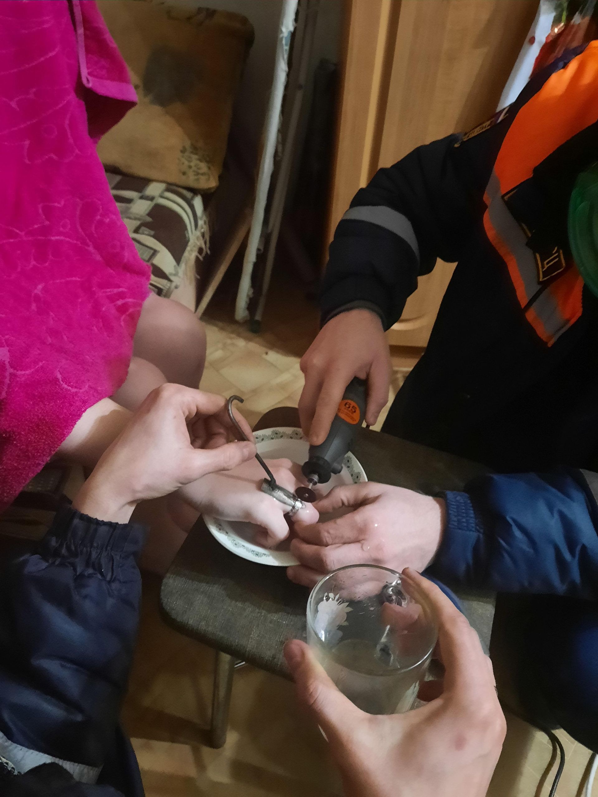 В Пензе спасатели помогли ребенку, оказавшемуся в опасности