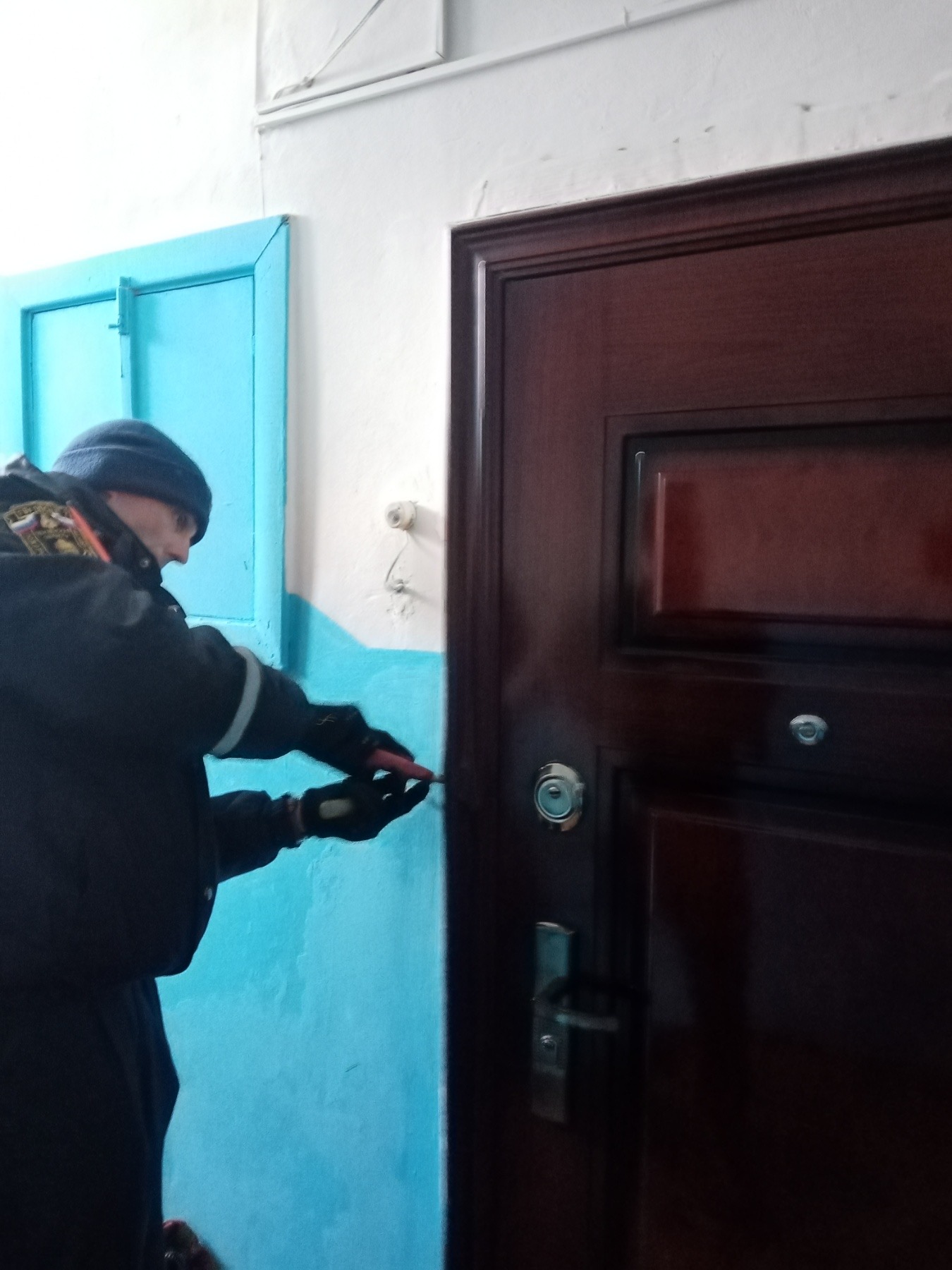 В выходные спасатели дважды вскрывали двери в квартирах пензенцев