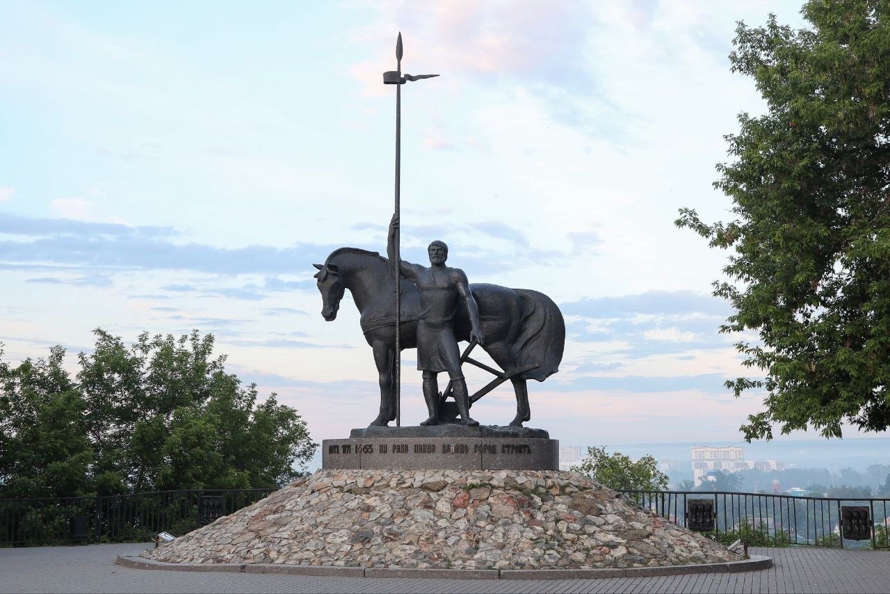 В Пензе памятник Первопоселенцу спасли от продажи на торгах